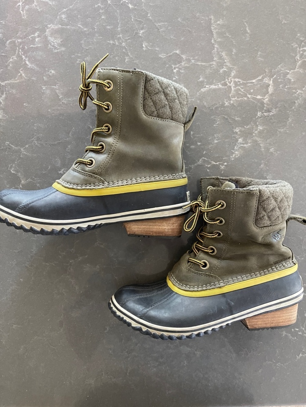 Sorel Slimpack Women’s Snow Boots Navy/Green- Size 9.5